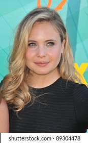 Leah Pipes At The 2009 Teen Choice Awards At The Gibson Amphitheatre Universal City. August 9, 2009  Los Angeles, CA Picture: Paul Smith / Featureflash