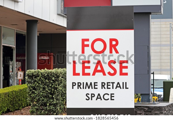 For lease prime retail\
space