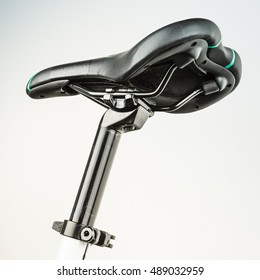 Leather bicycle saddle