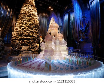 Leavesden, London, UK - DECEMBER 19th 2017: The Hall In The Warner Brothers Studio Tour 'The Making Of Harry Potter'. There Is Model Of The Christmas Tree And   Hall From Harry Potter Film.