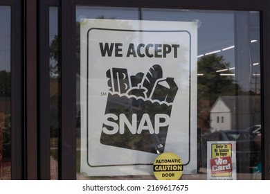 Lebanon - Circa June 2022: SNAP Accepted Here Sign. SNAP And Food Stamps Provide Nutrition Benefits To Supplement The Budgets Of Disadvantaged Families.