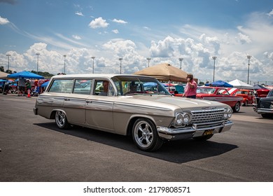 Lebanon, TN - May 14, 2022: 1962 Chevrolet BelAir Station Wagon At A Local Car Show.