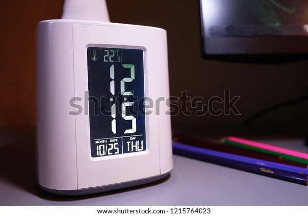 desk lamp with clock
