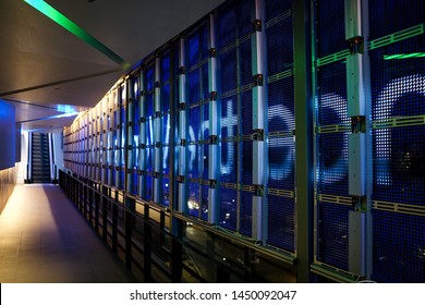 2,934 Led screen on building Images, Stock Photos & Vectors | Shutterstock