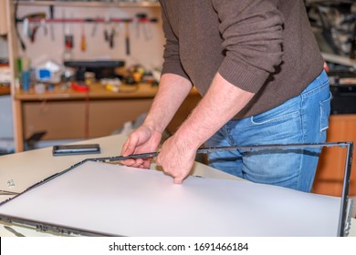 LED TV Repair, Disassembly Of The Screen To Replace The Backlight Diode