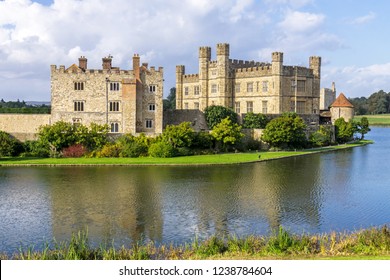 Maidstone United Images Stock Photos Vectors Shutterstock