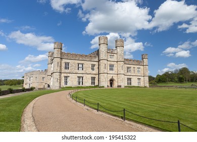 1,887 Leeds castle Stock Photos, Images & Photography | Shutterstock