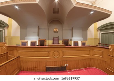 Leeds, West Yorkshire UK, 8th Jan 2019: Wide Angle Photo Showing The Inside Of The Historic Leeds Town Hall, Showing The  Old Court Room