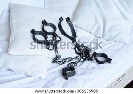 leg cuffs 