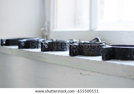 leg cuffs 