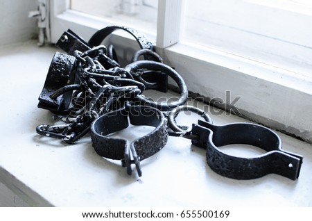 leg cuffs 