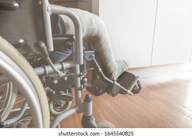 5,829 Broken leg wheelchair Images, Stock Photos & Vectors | Shutterstock