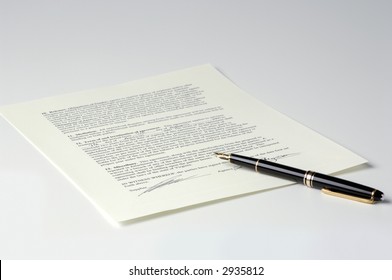 Legal Contract and Pen