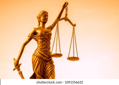 Bild des Begriffs "Rechtsrecht", Skala der Justiz