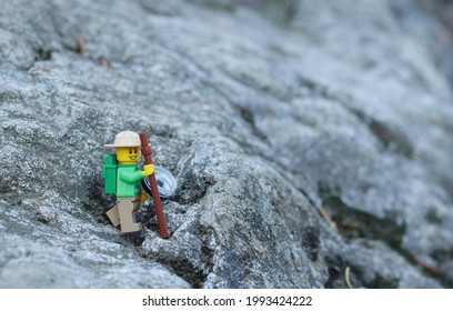 崖イラスト の写真素材 画像 写真 Shutterstock 崖イラスト の写真素材 画像 写真 Shutterstock