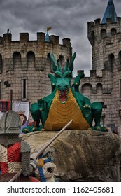 Legoland, Windsor, UK.  22nd August 2018. Dragon And Knight Model In Fron Of Castle. 