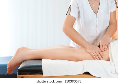 Legs Massage To Reduce Cellulite And Preserve An Healthy Look