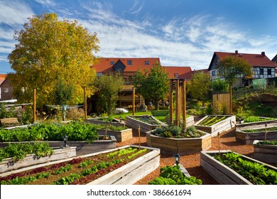 Lehmhof Lindig - Recognized Recreation Center With Barnyard Cafe, Ecological Building, Clay Therapy, Herbal Terrace, Raised Bed, Garden Kitchen And Holiday Apartments