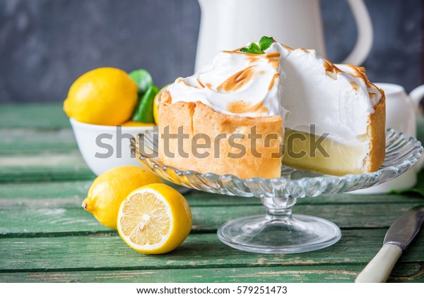 Lemon meringue\
pie