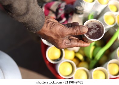 lemon tea venders of Banaras serving tea on gannga ghat