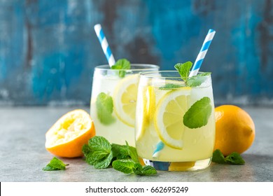 Citronade ou cocktail mojito au citron et à la menthe, boisson rafraîchissante ou boisson avec de la glace