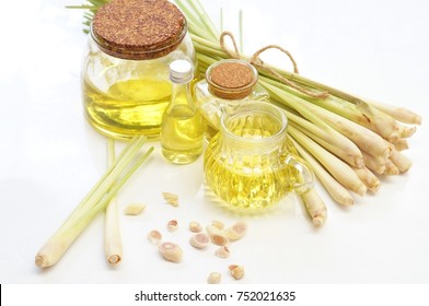 Lemongrass Essential Oil With Lemongrass