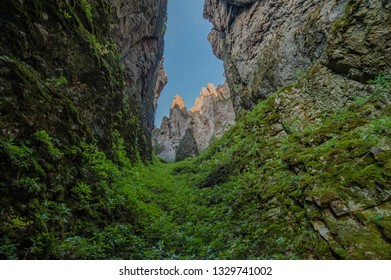 The Lena Pillars Is A Geological Formation And A Natural Park Of The Same Name In Russia, On The Banks Of The Lena River. Located In Khangalassky District Of Yakutia, 104 Km From The City Of Pokrovsk.