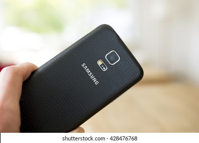 Samsung s5 Images, Stock Photos & | Shutterstock