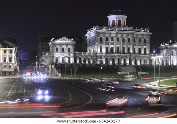 Lenin library in Moscow in\
the night