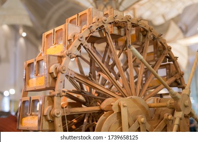 Leonardo Da Vinci Wooden Ingenious Time Machine.