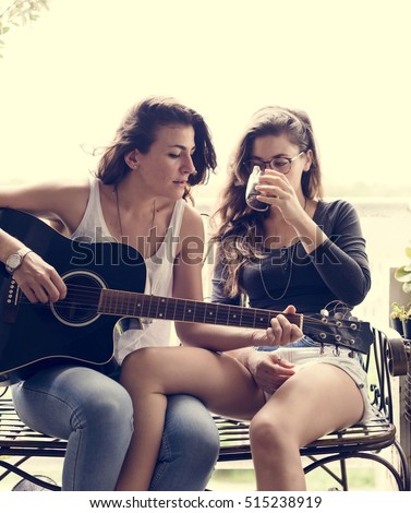 Lesbian hautnah beim Essen