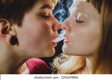 Smoke Lesbians