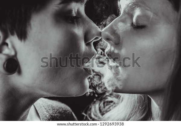 Smoking Lesbian Videos