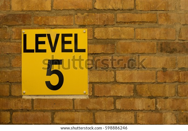 Level Five 5 Sign Multistory Parking Stock Photo Edit Now 598886246