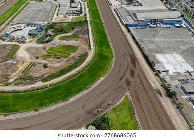 Leveling and compaction process of the racetrack platform at the racetrack