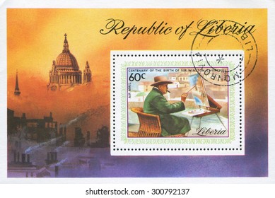 LIBERIA - CIRCA 1975: Stamp Printed By Liberia, Shows Winston  Churchill At Easel Painting Landscape, Circa 1975