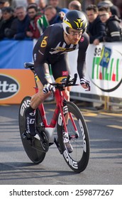 LIDO DI CAMAIORE, LUCCA - MARCH 11: British Cummings In Action During The First Stage Of Tirreno Adriatica Race On The 11th March, 2015 N Lido Di Camaiore, Lucca.