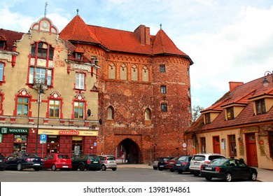 Lidzbark Warminski, Poland - May 6, 2019: The High Gate In Central  Lidzbark Warminski, A Town In The Warmian-Masurian Voivodeship In Poland And The Capital Of Lidzbark County.