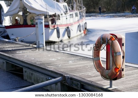 Similar – Yachten und Boote, die in einem Hafen liegen.