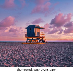 A Lifeguard House On A Beautiful Miami Beach At Sunset