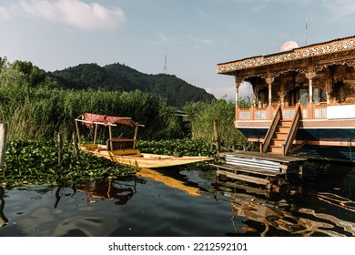 Lifestyle Of Kashmir People In Boat House 