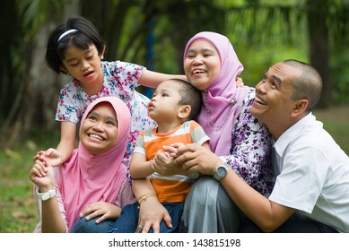 Happy Family Malay Images Stock Photos Vectors Shutterstock