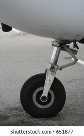 1,420 Nose wheel aircraft Images, Stock Photos & Vectors | Shutterstock