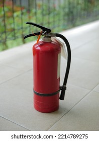 Light Fire Extinguishers Are Security Equipment Used To Extinguish Small Fires, Such As Fires In Certain Areas In The Room