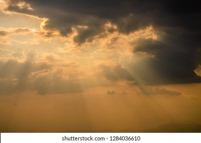 520 Light piercing through clouds Images, Stock Photos & Vectors ...