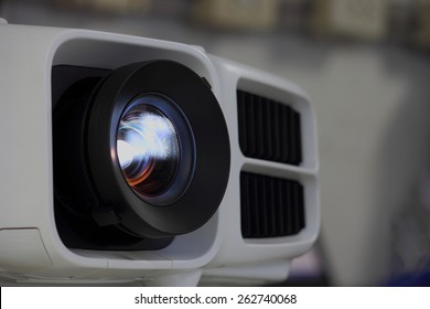 Light Projector Close Lens