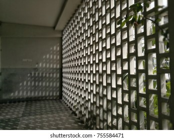Light and shadow at the angle of incidence
