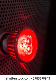 a light that glows red when it's dark