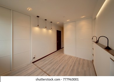 Imagenes Fotos De Stock Y Vectores Sobre Built In Wardrobe