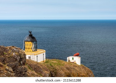 Lighthouse over looking the ocean
